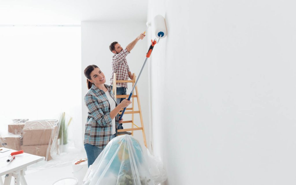 couple-painting-walls-1024x640.jpg